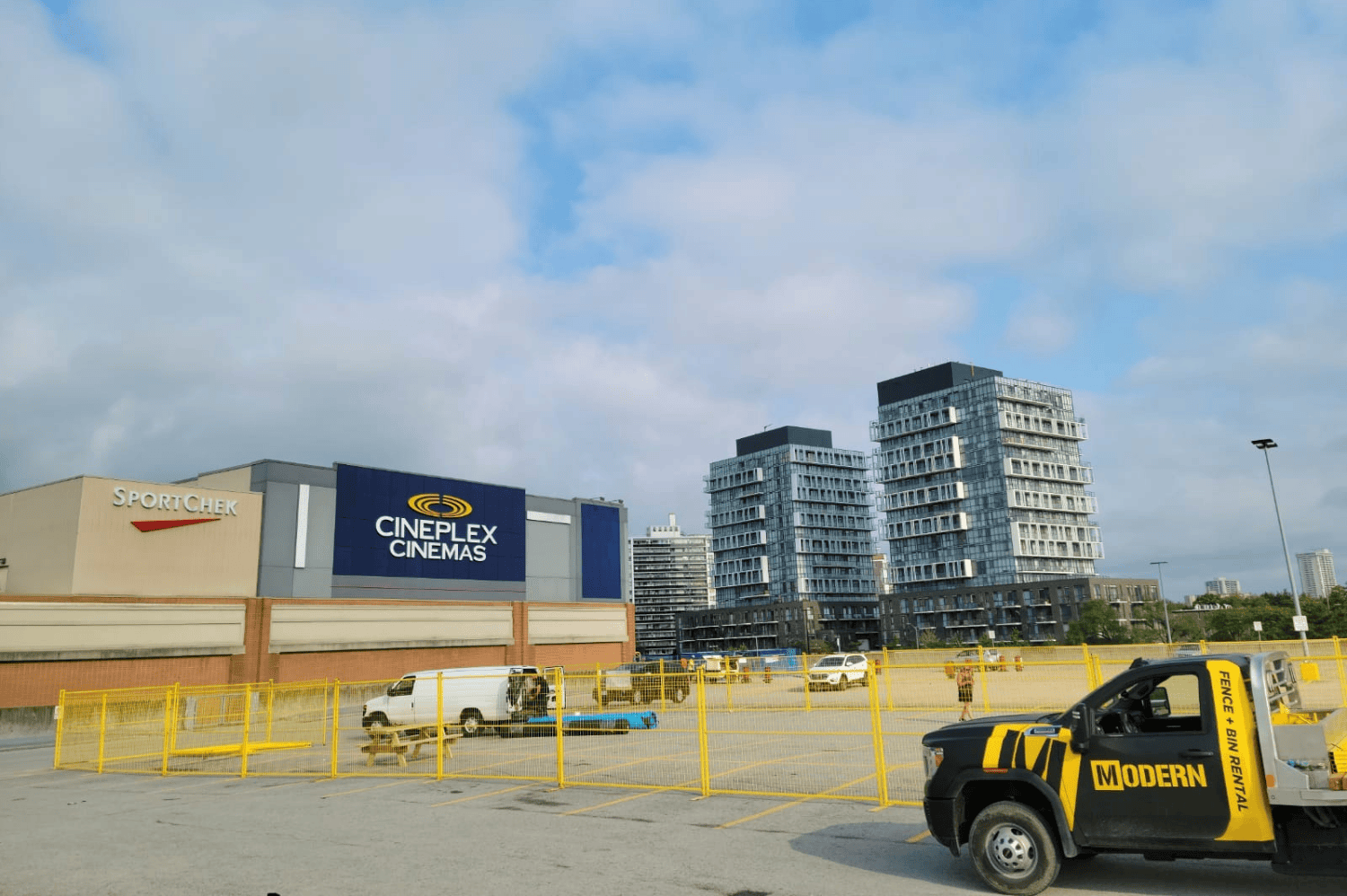 Temporary fencing for crowd control, events and patios