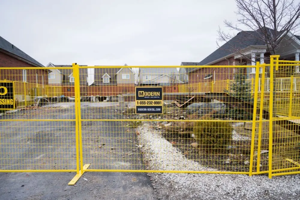 Modern_Fence_Bin_Rental-resized-83